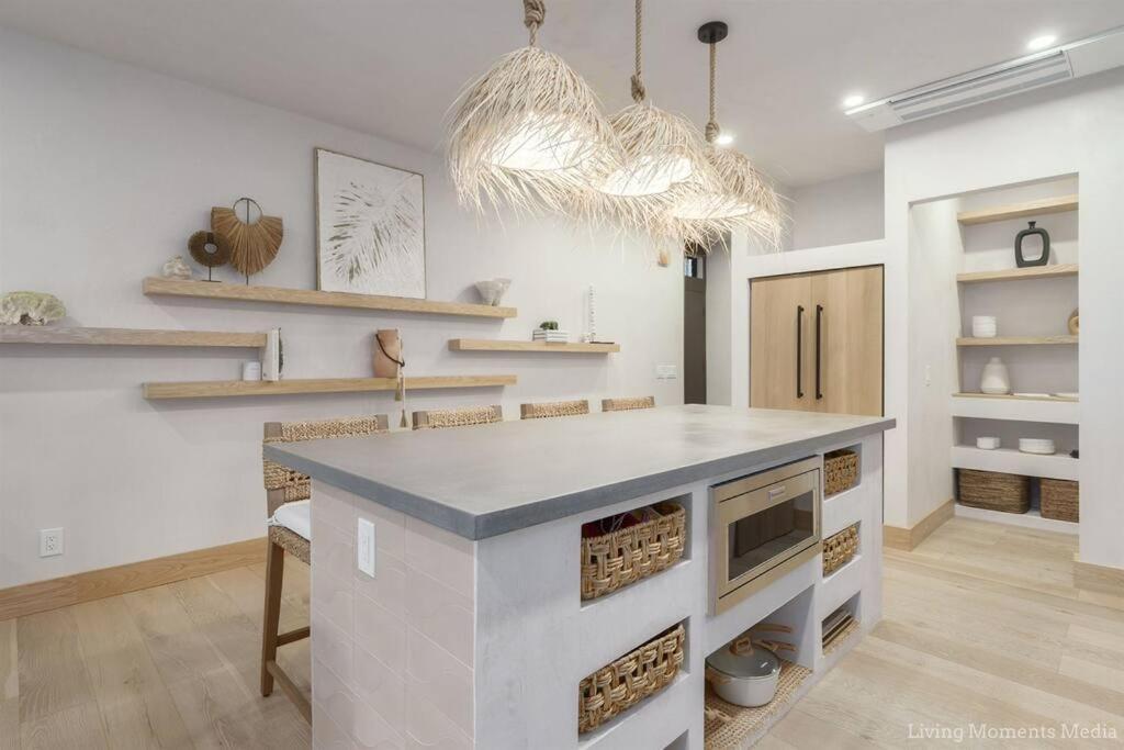 Апартаменты Aloha Moon - A Chic And Dreamy Modern Tropical Hideaway! Уэйлея Экстерьер фото