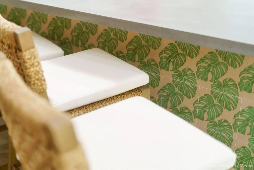 Апартаменты Aloha Moon - A Chic And Dreamy Modern Tropical Hideaway! Уэйлея Экстерьер фото