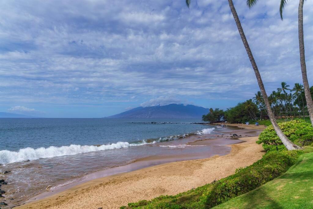 Апартаменты Aloha Moon - A Chic And Dreamy Modern Tropical Hideaway! Уэйлея Экстерьер фото