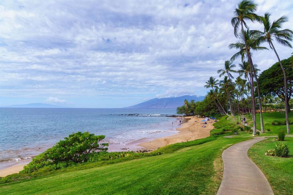 Апартаменты Aloha Moon - A Chic And Dreamy Modern Tropical Hideaway! Уэйлея Экстерьер фото