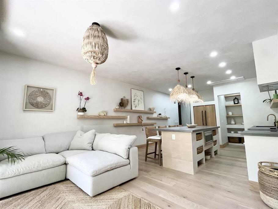 Апартаменты Aloha Moon - A Chic And Dreamy Modern Tropical Hideaway! Уэйлея Экстерьер фото